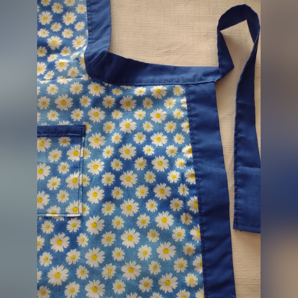 Girls apron new handmade size 2 up - Picture 3 of 5